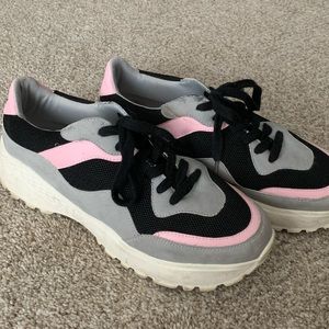 🦩90’s Inspired Color Block Sneakers